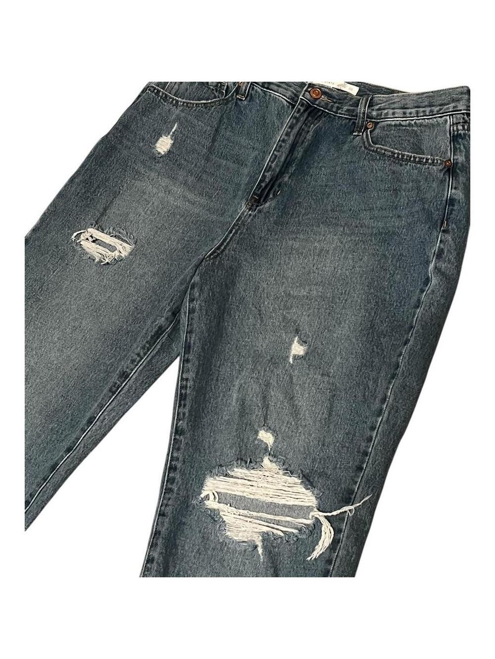 Woman’s cropped high-rise distressed jeans from Altar’d State size 32